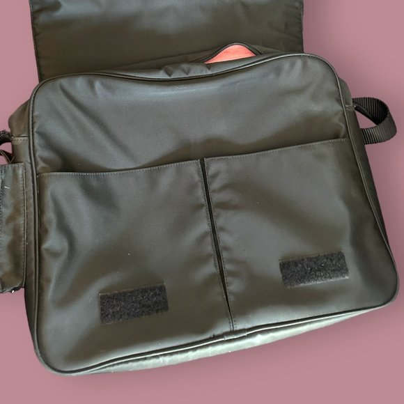 ABFAB "MY FLAT IN LONDON" BLACK QUILTED NYLON MESSENGER BAG (VGUC) - Picture 7 of 15